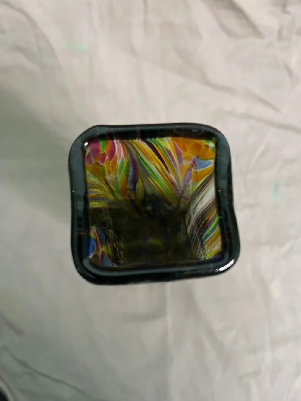 Colorful art glass vase, in the style of hand-blown "peacock" glass. - Picture 7 of 8